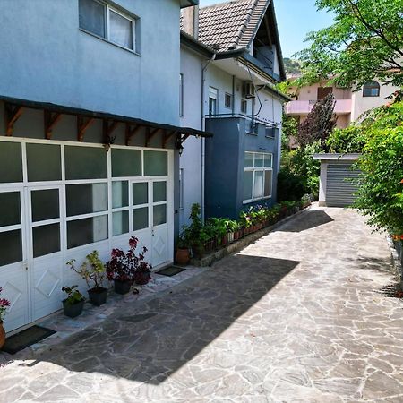 Vila Banushi Gjirokaster Exterior photo