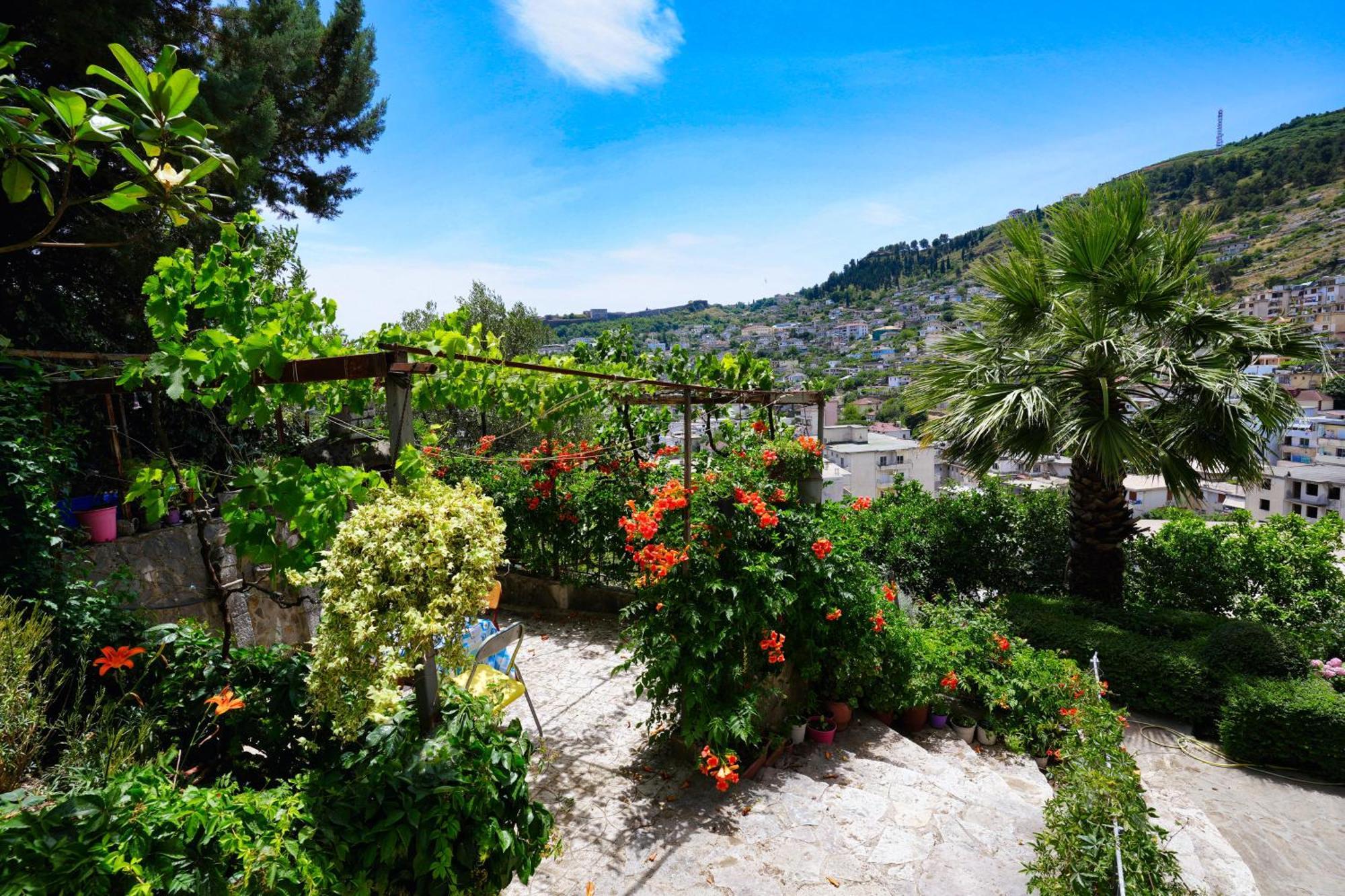 Vila Banushi Gjirokaster Exterior photo