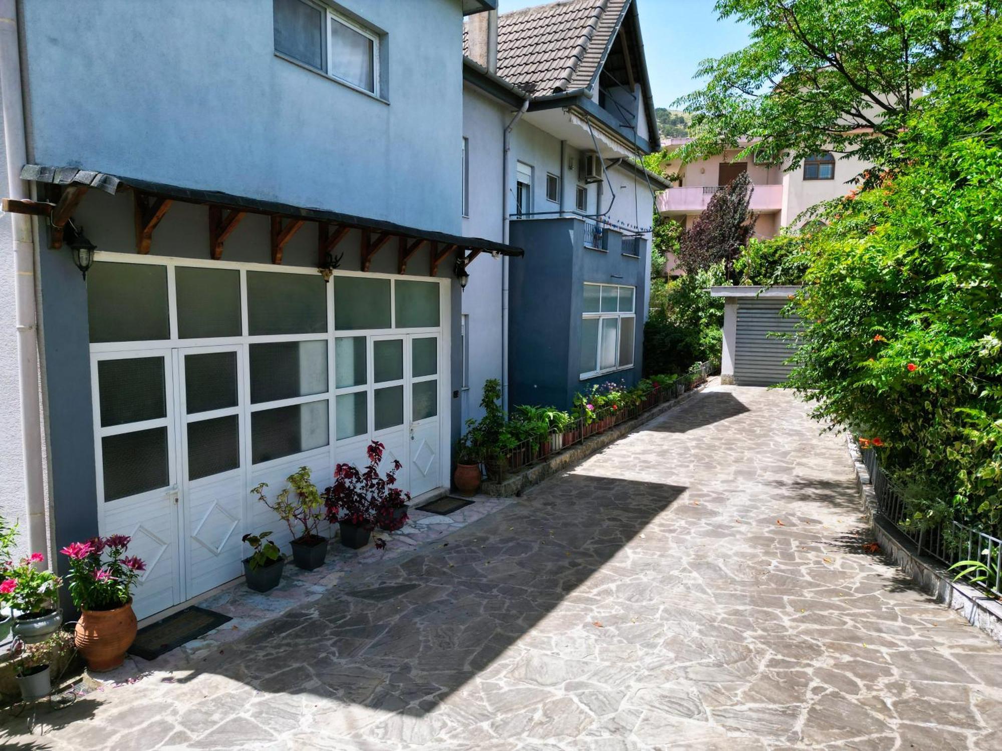 Vila Banushi Gjirokaster Exterior photo