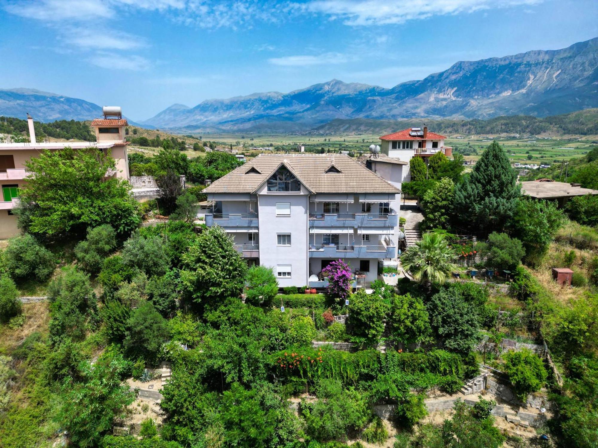 Vila Banushi Gjirokaster Exterior photo